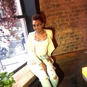 Meet your Posher, Alexis